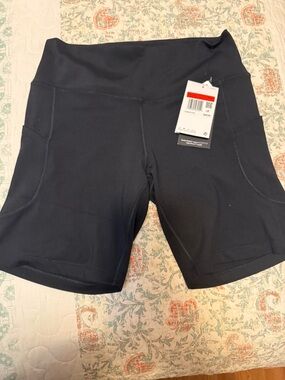Nike Black High-Waist Bike Shorts with Side Pockets